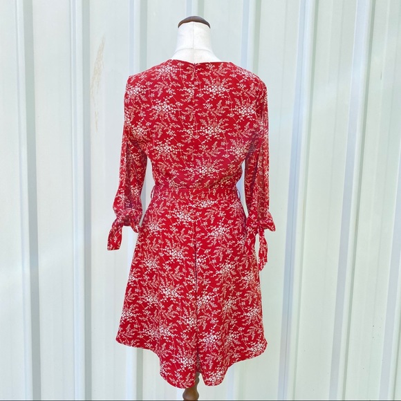 Showpo Floral Dress - Picture 6 of 6